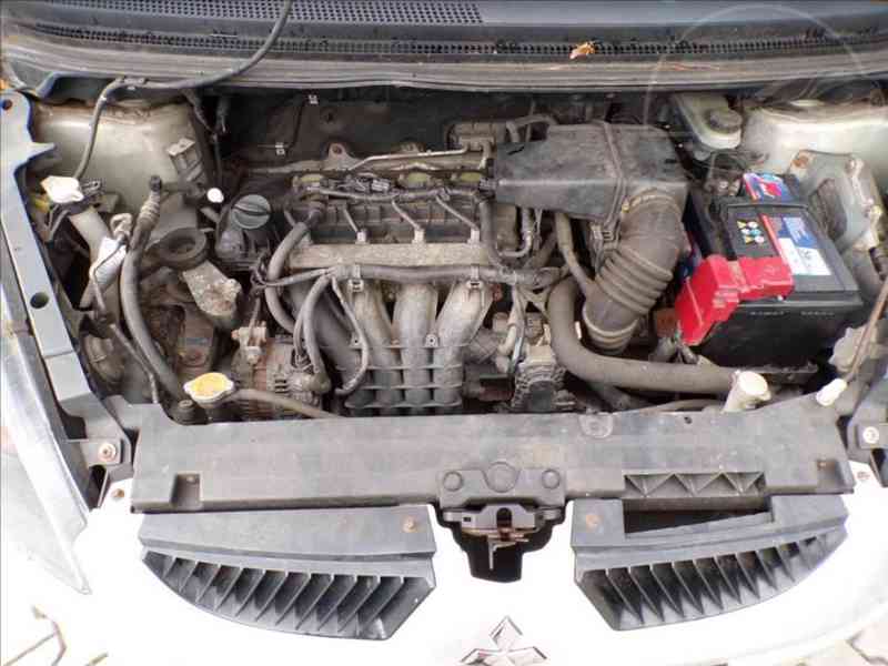 Mitsubishi Colt 1,3 i - foto 12