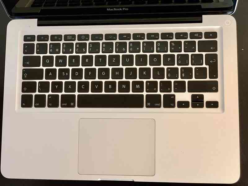 MacBook Pro 13" Mid 2009 – 8GB RAM, 256GB SSD, nová baterie - foto 3