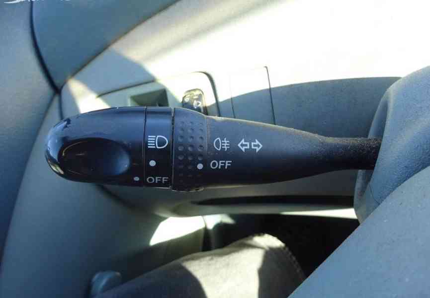 Toyota Yaris 1.0i r.v.2002 (48 kw) Koupeno v ČR - foto 13