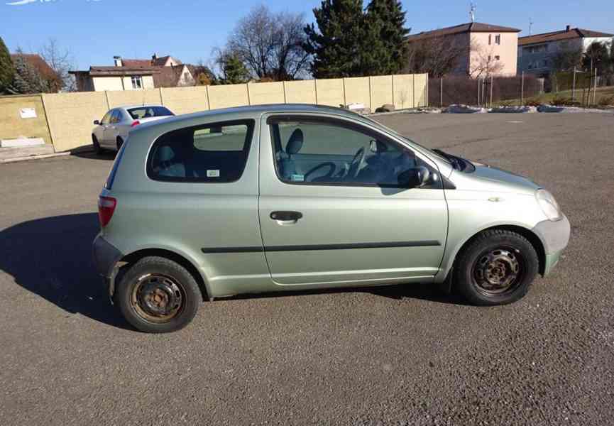 Toyota Yaris 1.0i r.v.2002 (48 kw) Koupeno v ČR - foto 3