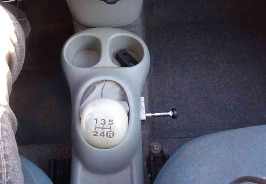 Toyota Yaris 1.0i r.v.2002 (48 kw) Koupeno v ČR - foto 12