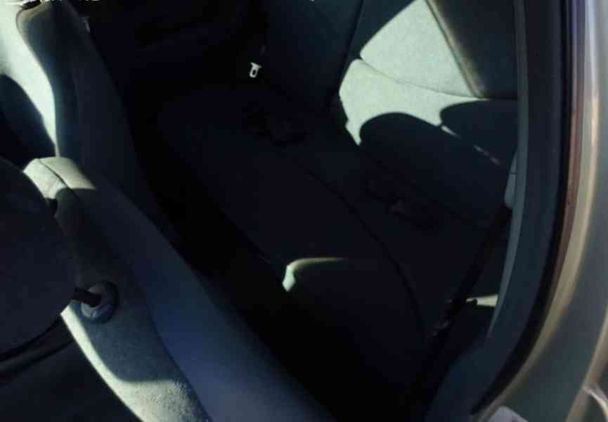 Toyota Yaris 1.0i r.v.2002 (48 kw) Koupeno v ČR - foto 8