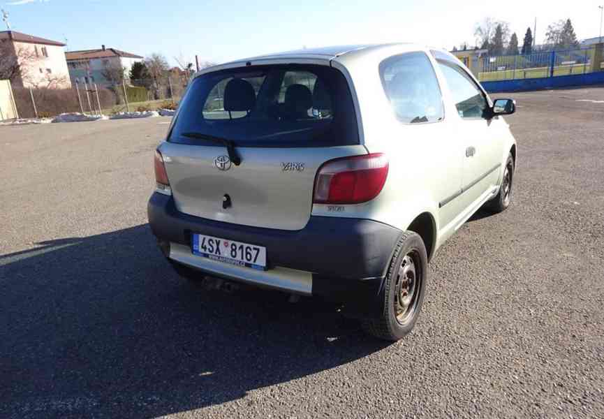Toyota Yaris 1.0i r.v.2002 (48 kw) Koupeno v ČR - foto 4