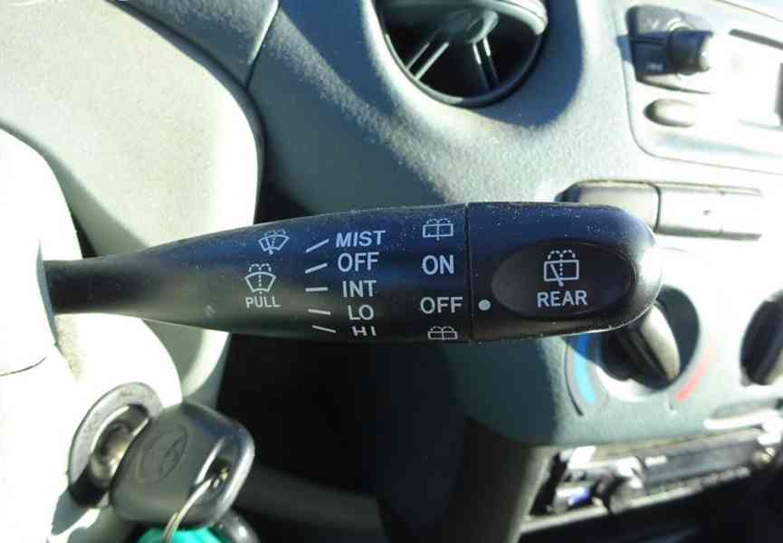 Toyota Yaris 1.0i r.v.2002 (48 kw) Koupeno v ČR - foto 14