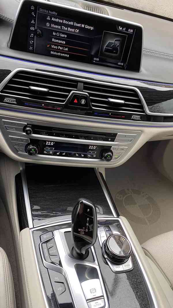 BMW 730d xDrive M-paket, VZDUCH, HUD, DOVĚRY - foto 3