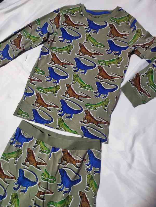Dětské pyžamo s dinosaury, vel. 128 - foto 1