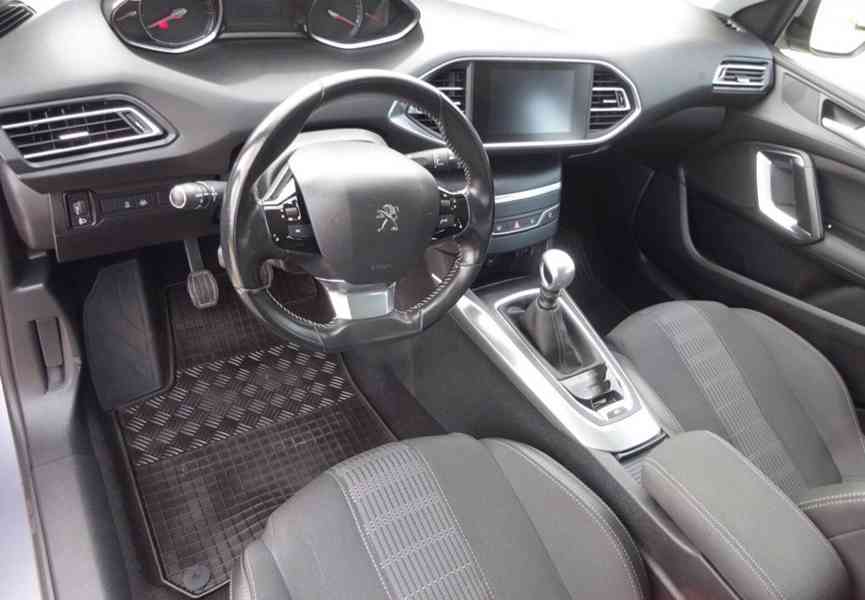 Peugeot 308 1.5 HDI Combi r.v.2018 (96 kw) 1.Maj.serv.kníž.Č - foto 5