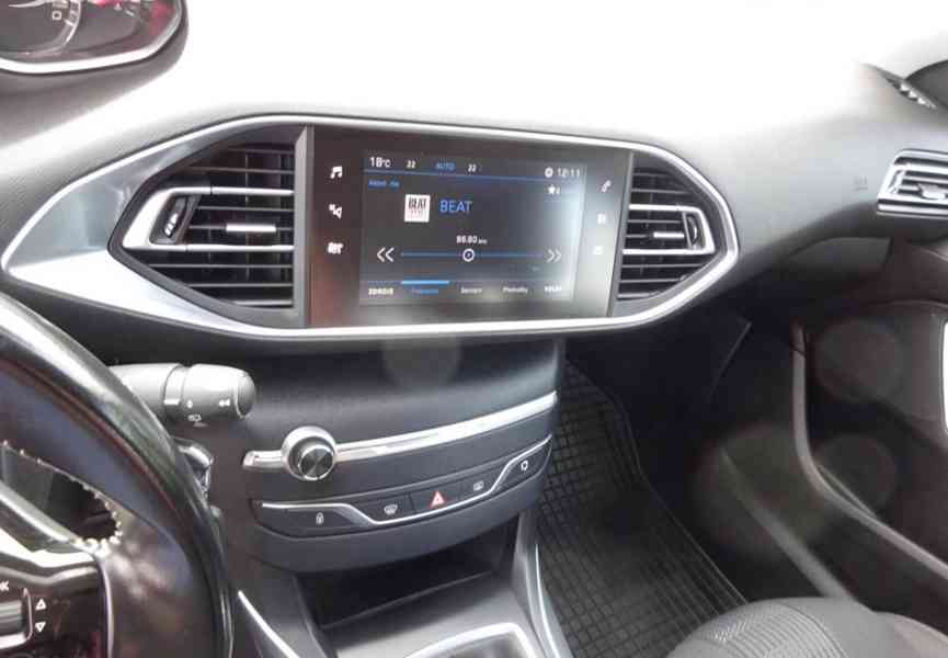 Peugeot 308 1.5 HDI Combi r.v.2018 (96 kw) 1.Maj.serv.kníž.Č - foto 12