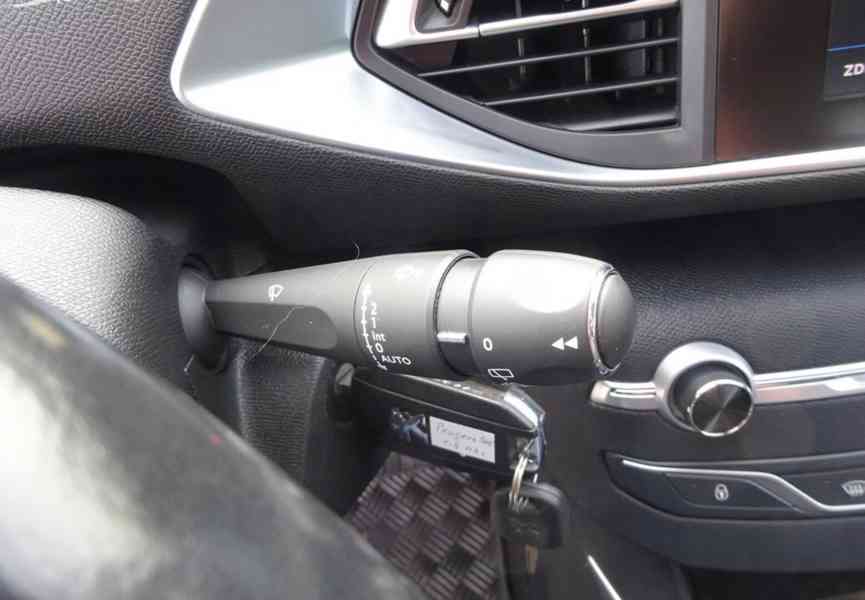 Peugeot 308 1.5 HDI Combi r.v.2018 (96 kw) 1.Maj.serv.kníž.Č - foto 14