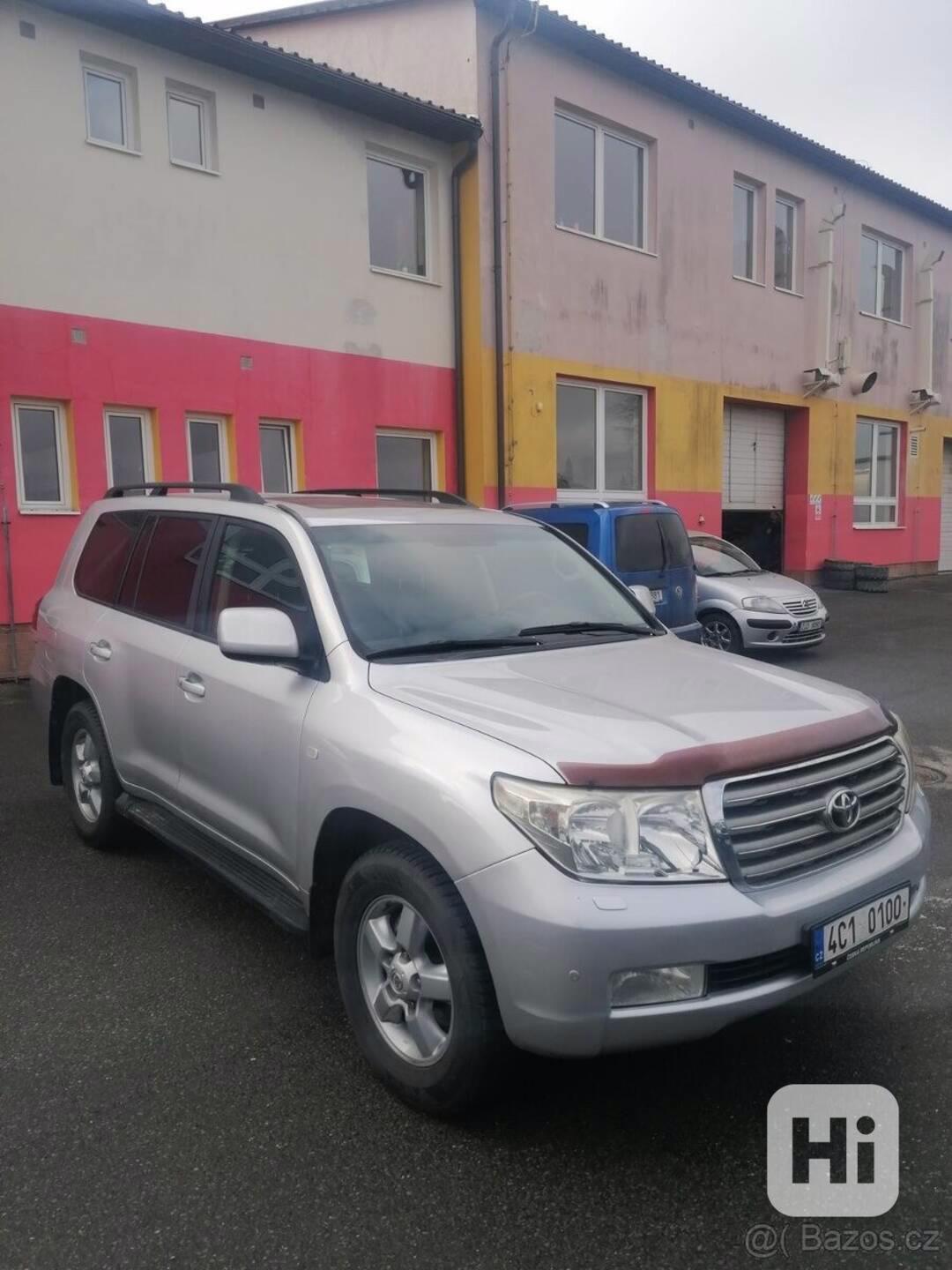 Toyota Land Cruiser V8 - foto 1