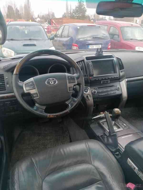 Toyota Land Cruiser V8 - foto 2