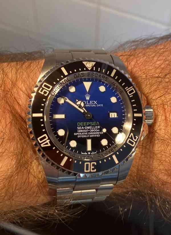 Rolex Deepsea Sea-Dweller (44mm)