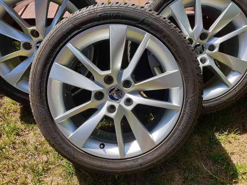 Alu kola Škoda 5x112(7Jx17H2)+pneu 225/45 R17,91H - foto 2