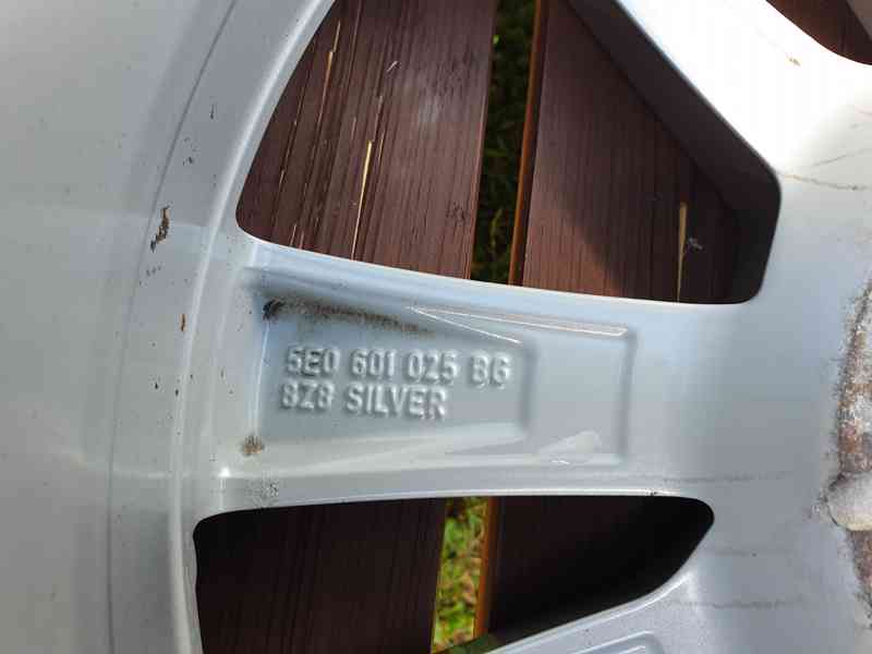 Alu kola Škoda 5x112(7Jx17H2)+pneu 225/45 R17,91H - foto 7