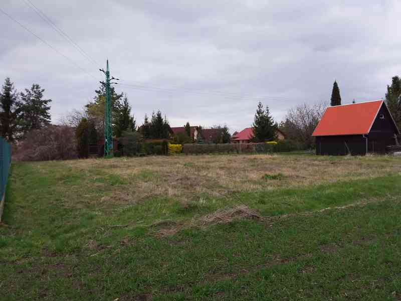 Nadherny Pozemek v Sadska  blizko do Pravy,900m,30×30m. - foto 9