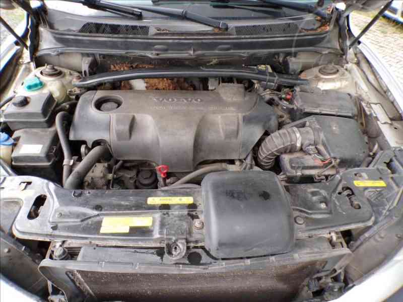 Volvo XC90 2,4 D5 AWD XENONY - foto 14