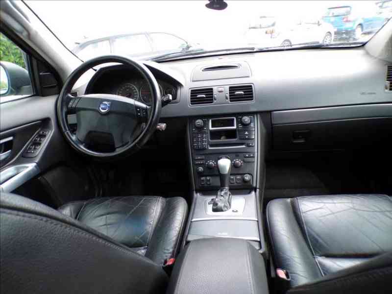 Volvo XC90 2,4 D5 AWD XENONY - foto 5
