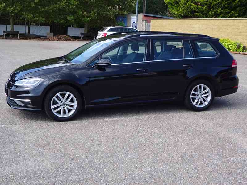 VW Golf 1.4 TSI Variant r.v.2017 serviska - foto 3