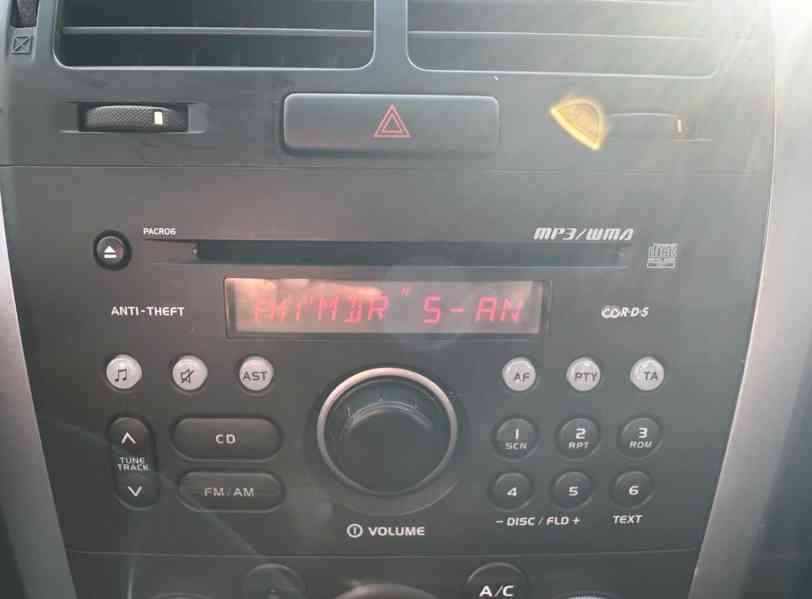 Suzuki Grand Vitara 1.6i City benzín 78kw - foto 24