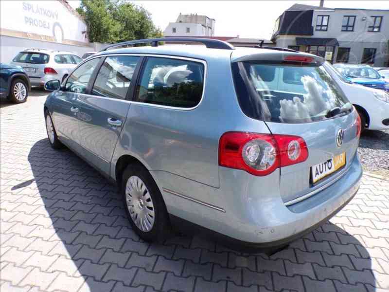 Volkswagen Passat 2,0 FSI - foto 3