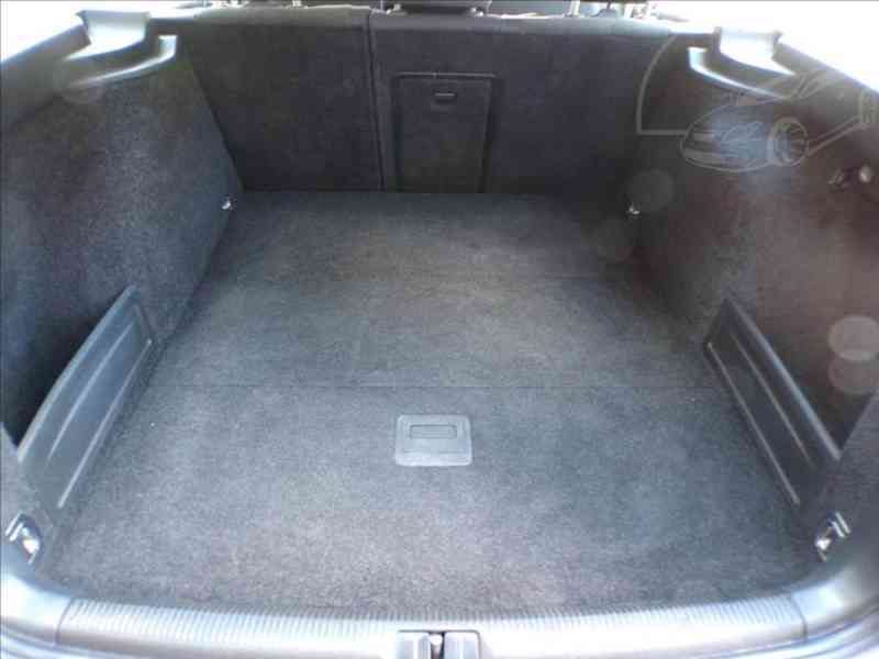 Volkswagen Passat 2,0 FSI - foto 8