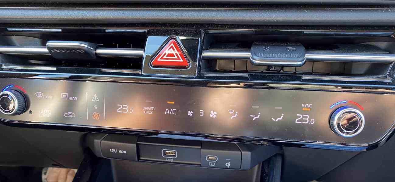 Prodám Kia Niro SG2 HEV Premium – 4/2023, pouze 11 500 km,ČR - foto 13