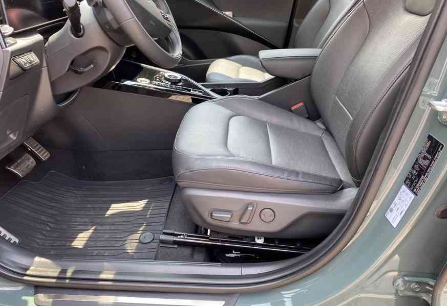 Prodám Kia Niro SG2 HEV Premium – 4/2023, pouze 11 500 km,ČR - foto 8