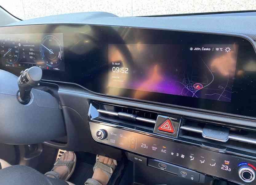 Prodám Kia Niro SG2 HEV Premium – 4/2023, pouze 11 500 km,ČR - foto 12