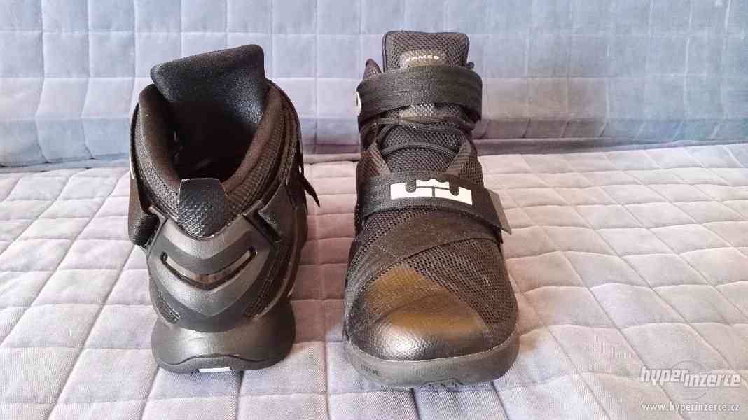 Basketbalové boty - Nike LeBron Zoom Soldier 9 - foto 3