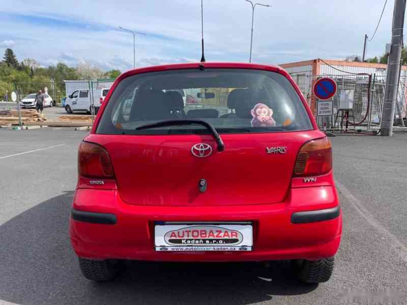 Toyota Yaris, 1,0 48kW, SERVISKA - foto 4