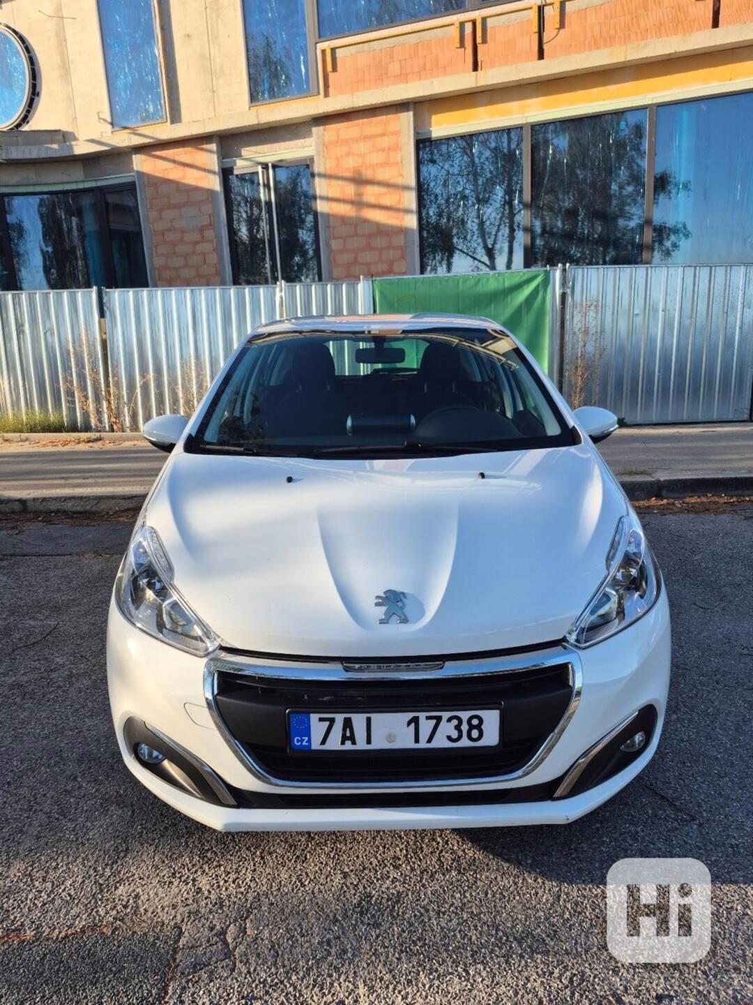 Peugeot 208 1,5 - foto 1