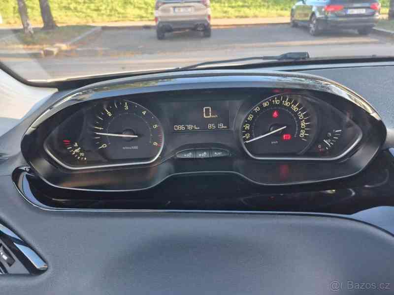 Peugeot 208 1,5 - foto 6