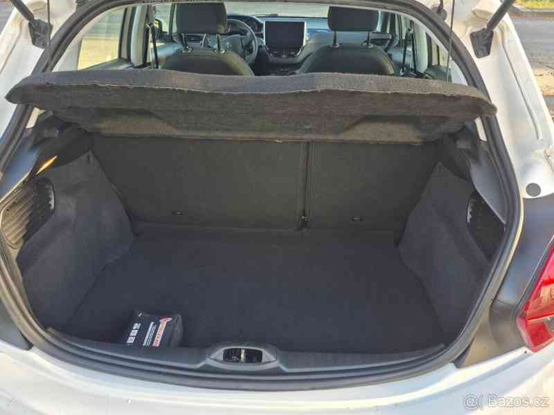 Peugeot 208 1,5 - foto 4