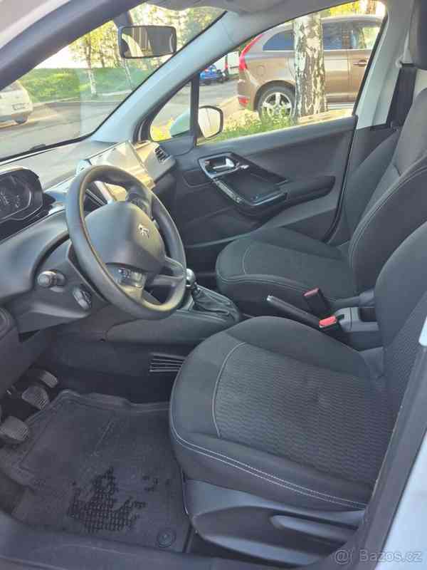 Peugeot 208 1,5 - foto 5
