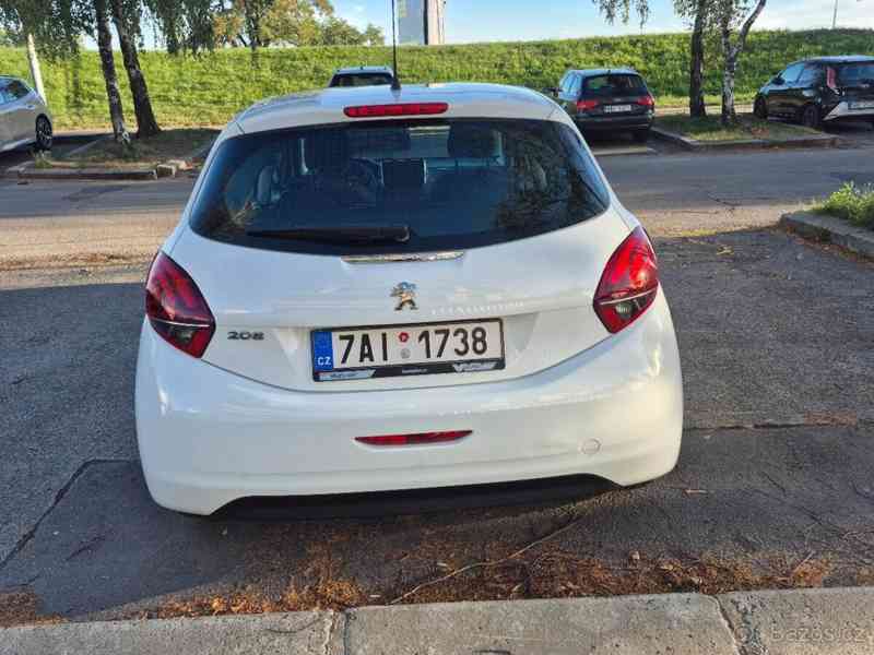 Peugeot 208 1,5 - foto 2