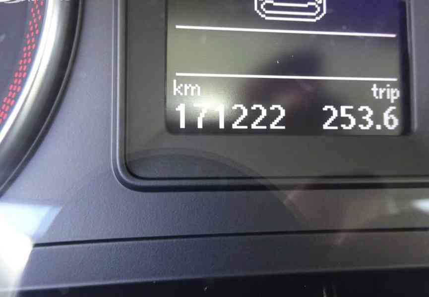 VW Caddy 2.0 TDI Life r.v.2013 (103 kw) 7 Míst Automat - foto 7