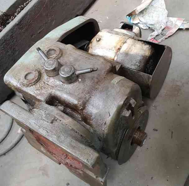 Bruska hrotová univerzální 2 UD 750 (13611.)   - foto 4