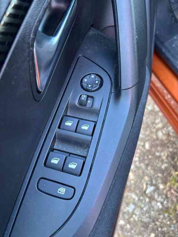 Peugeot 2008 1,2   benzin, rok 2021, 98000 km - foto 6