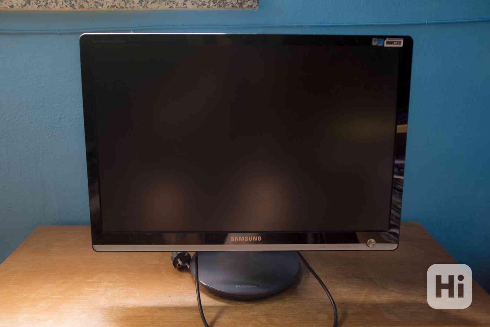 Samsung SyncMaster 226CW - LCD monitor 22" - foto 1