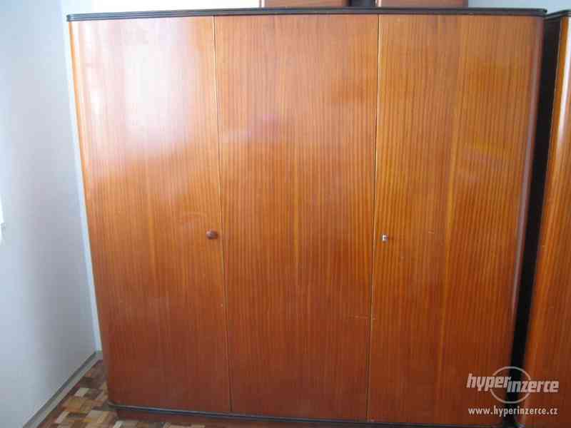 Starý nábytek za odvoz - foto 1