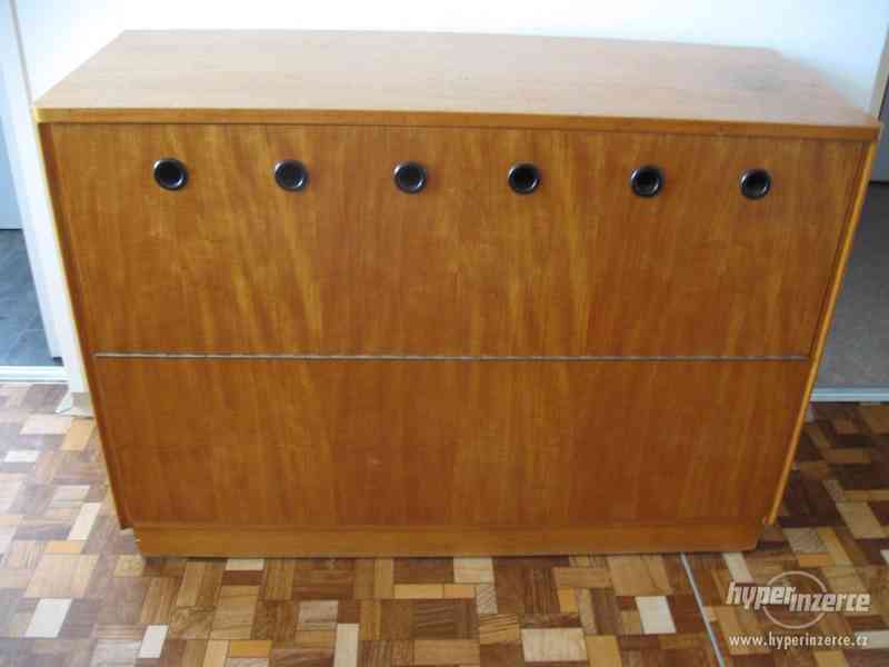 Starý nábytek za odvoz - foto 6