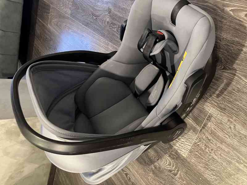 Autosedačka Britax Römer Baby-Safe Core Frost Grey