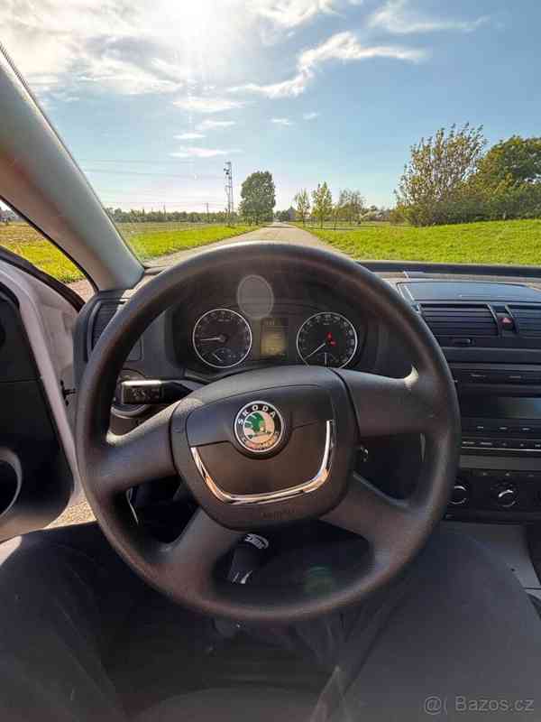 Škoda Octavia 1,6   TDI 77 kW, 2011 – 102 000 km - foto 11