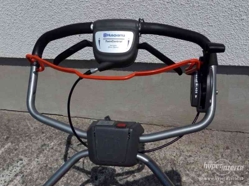 Motorová sekačka Husqvarna LC 53B e - 53cm - pojezd - Briggs - foto 5