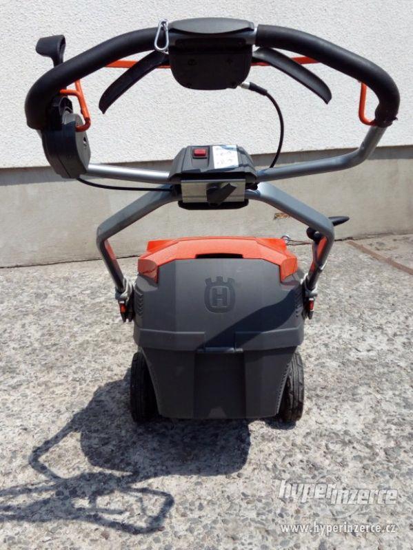 Motorová sekačka Husqvarna LC 53B e - 53cm - pojezd - Briggs - foto 9