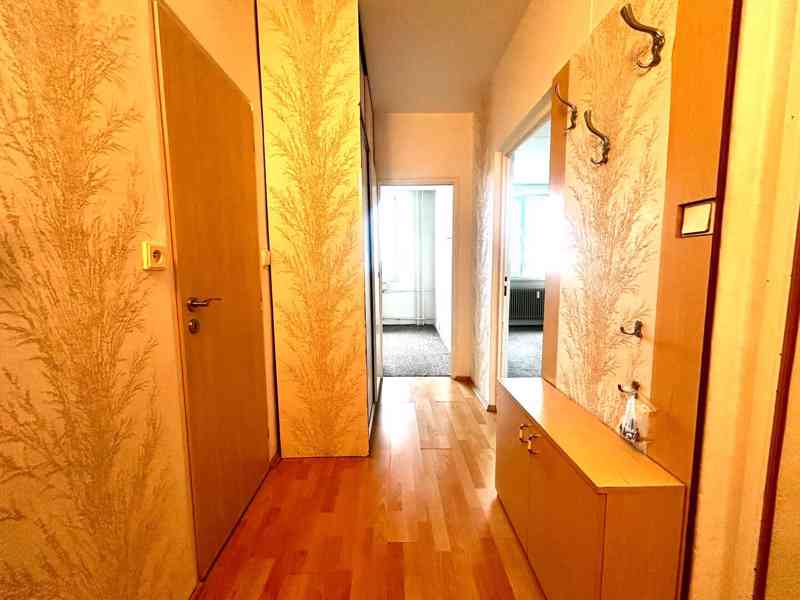 Pronájem bytu 1+1, 40m2 s balkonem - Otrokovice - foto 3
