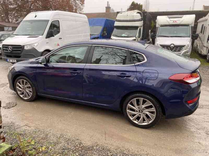 Hyundai i30 1,4   FASTBACK - foto 8