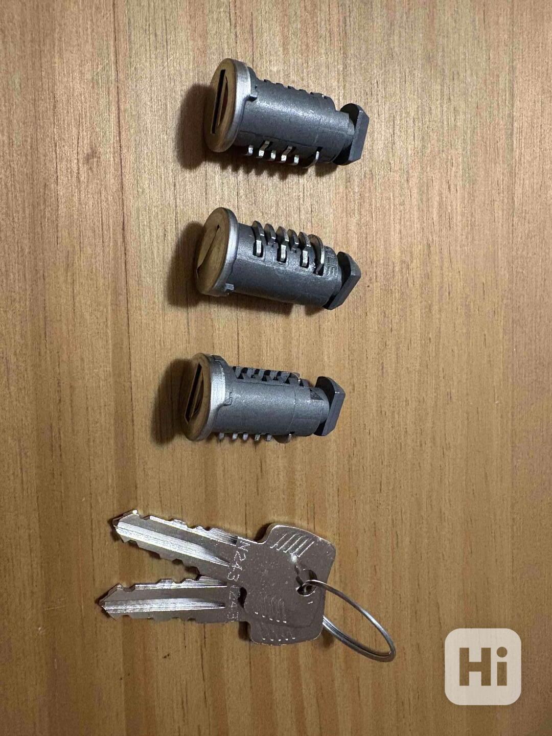 Zámky Thule - foto 1