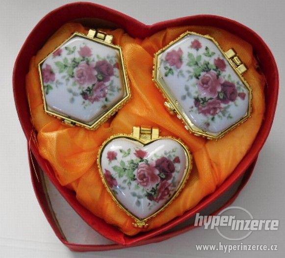 Dárková sada Srdce + růže, růžička, 3x porcelánová dóza - foto 1