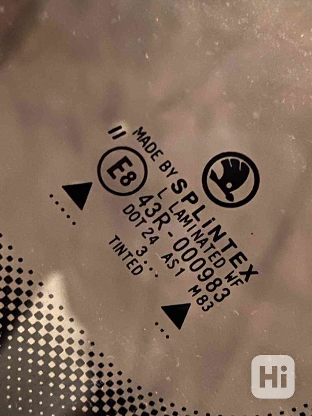 Přední sklo Škoda FELICIA zelené s pruhem - NOVÉ - foto 1